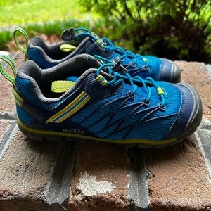 Boy’s Keen Sneakers Size 2